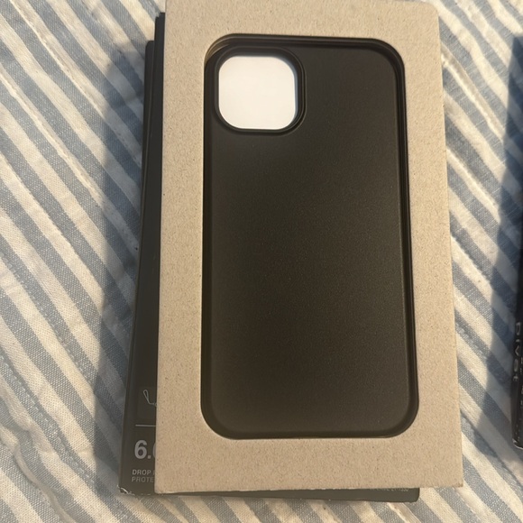 iPhone case - Picture 3 of 5